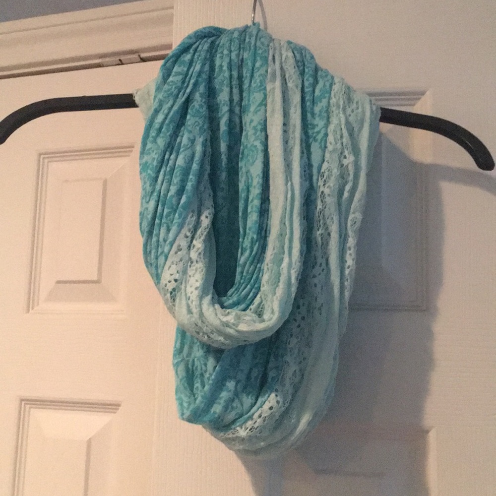 HANDMADE Infinity Loop Scarf - Picture 2 of 2